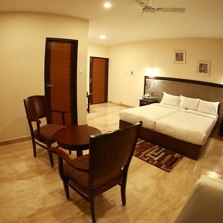 D Breeze Suites Devanahalli Bagian luar foto