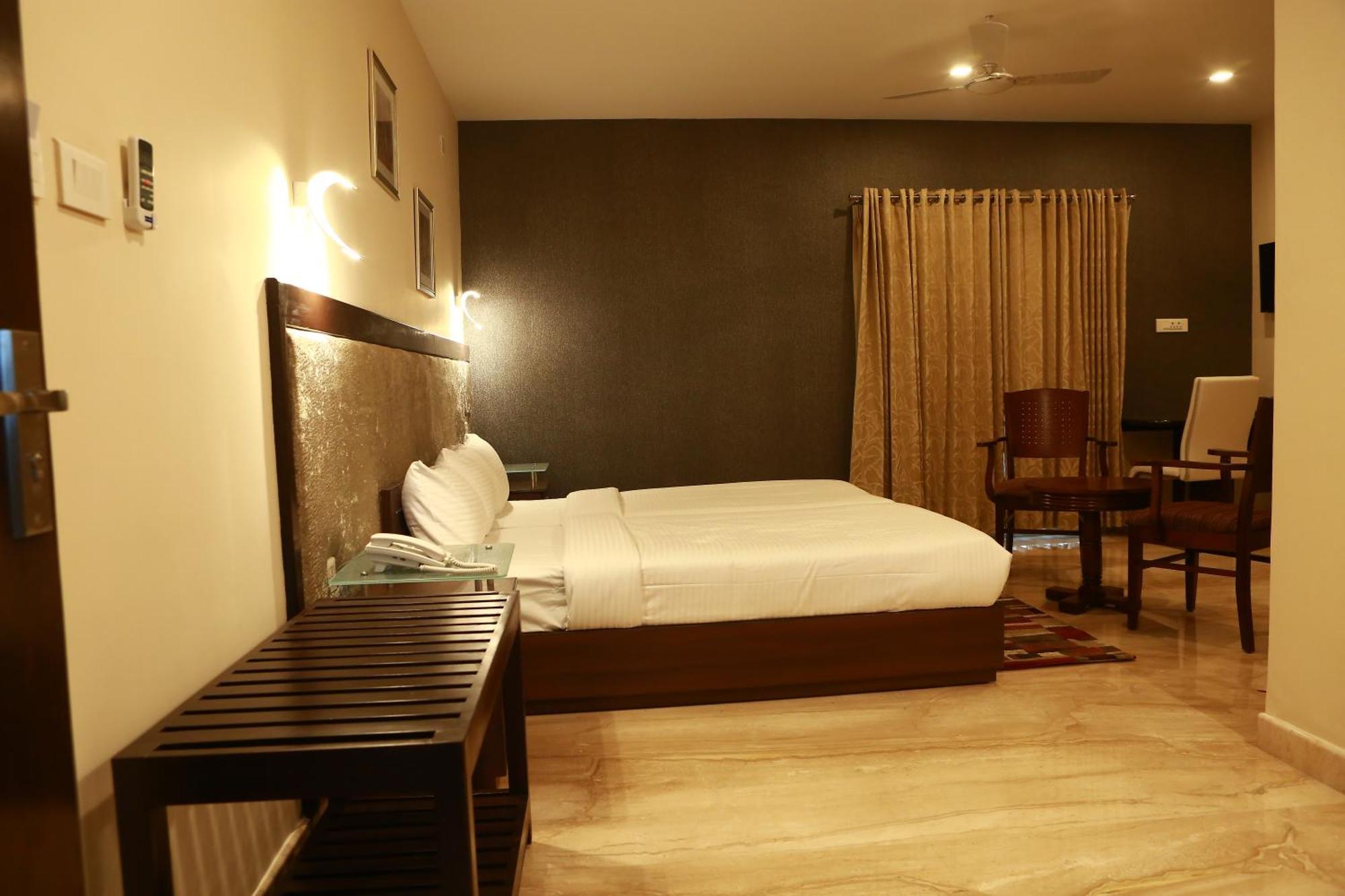 D Breeze Suites Devanahalli Bagian luar foto