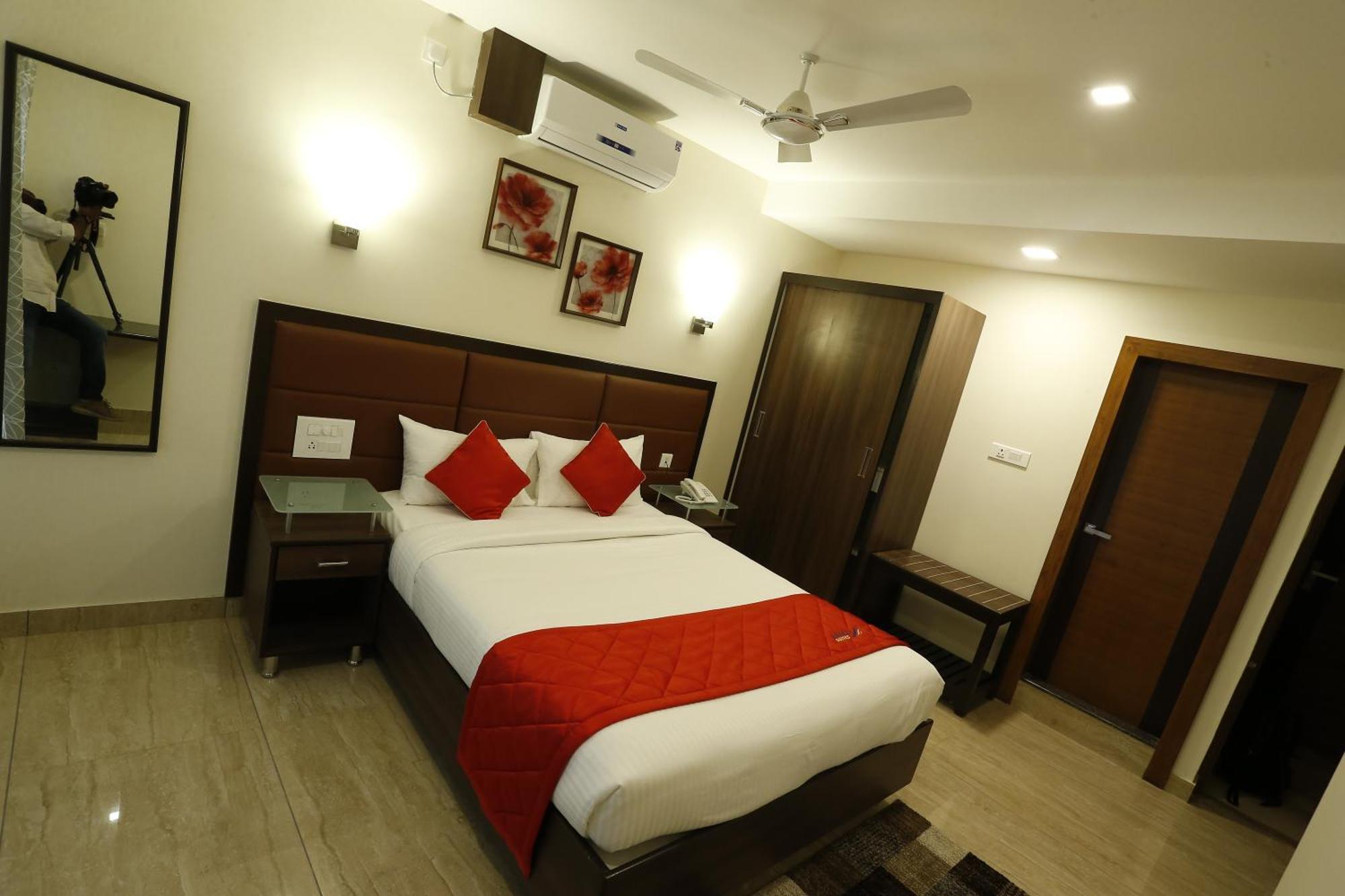 D Breeze Suites Devanahalli Bagian luar foto