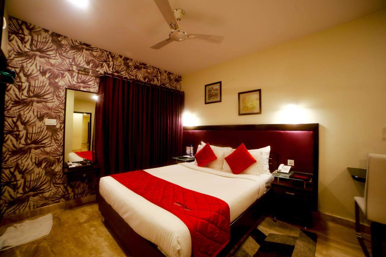 D Breeze Suites Devanahalli Bagian luar foto