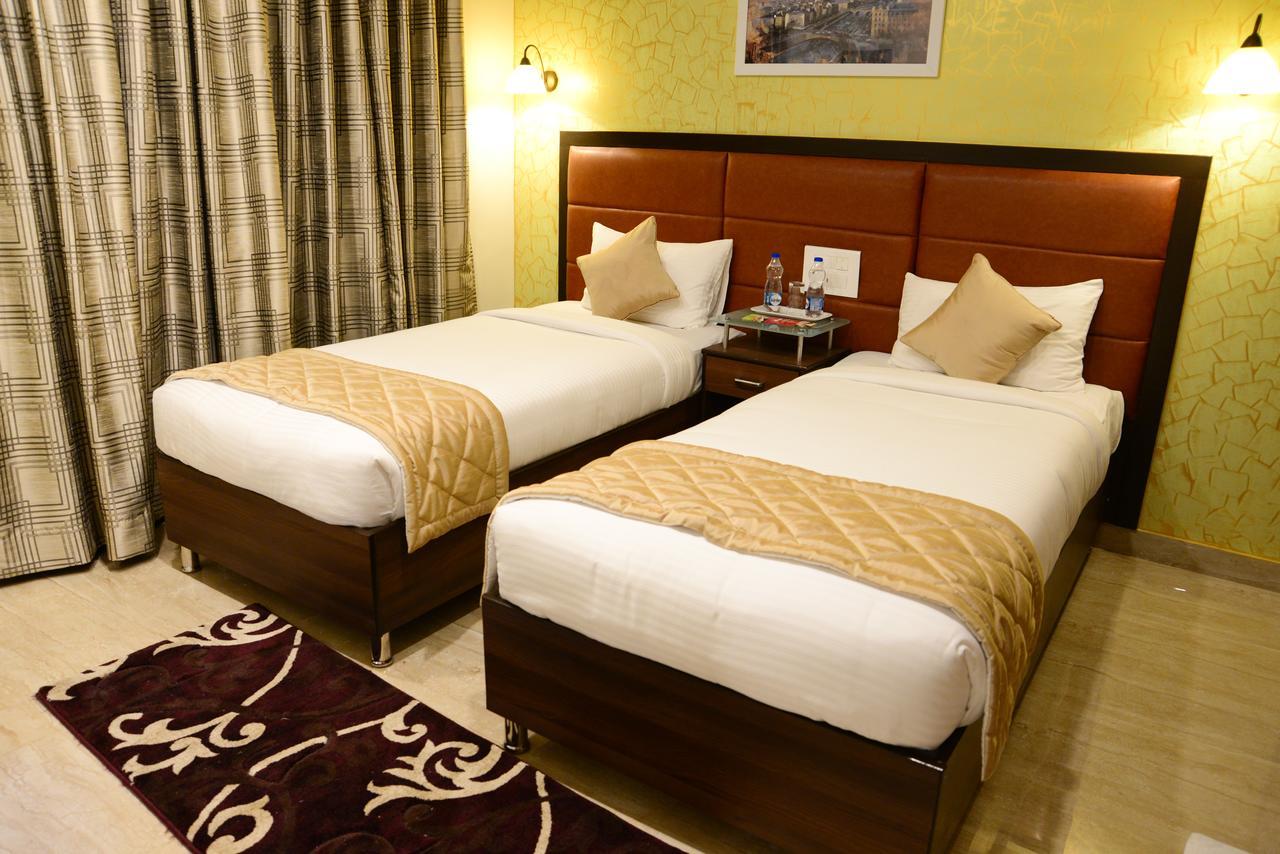 D Breeze Suites Devanahalli Bagian luar foto