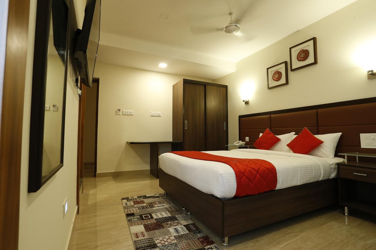 D Breeze Suites Devanahalli Bagian luar foto